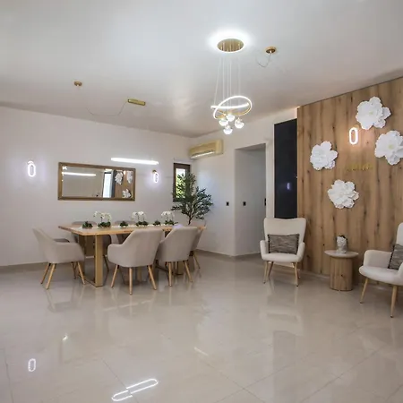 Kallisti Luxury *
